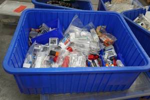 lot 736 image: Large Assortment of Cutting Consumables