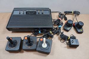lot 60 image: Vintage Atari 2600 Game System