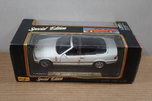 lot 101 image: Maisto 118 Scale 1993 BMW Convertible Replica