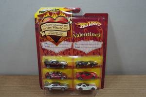 lot 118 image: Hot Wheels Valentines Day Gift Pack