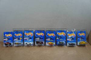 lot 138 image: 8 Vintage Hot Wheels