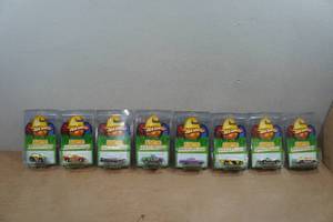 lot 141 image: 8 Hot Wheels Easter Eggsclusive Series