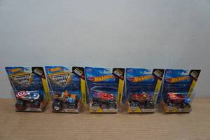 lot 177 image: 5 Hot Wheels Monster Jam Trucks - with Figures