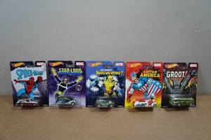 lot 182 image: 5 Hot Wheels Premium Marvel Series