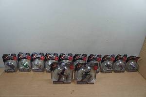 lot 186 image: 12 Maisto Captain America Series