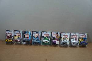 lot 187 image: 9 Maisto Ultimate Marvel Series