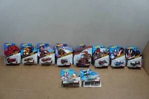 lot 190 image: 10 Hot Wheels Marvel Series