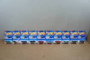 lot 208 image: 10 Hot Wheels 1995 Model Series