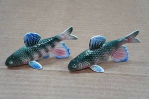 lot 266 image: Vintage Salt and Pepper Shakers - Fish