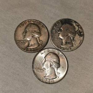 lot 33 image: 3 Washington Silver 25c