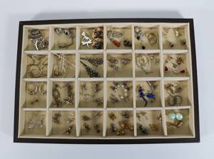 lot 19 image: Better Costume Earring Lot 50 Pairs