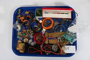 lot 18 image: Better Large Costume Jewelry Lot - Bracelets, Earrings, Necklaces