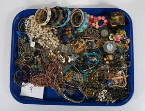 lot 9 image: Large Costume Jewelry Lot - Bracelets, Earrings, Necklaces