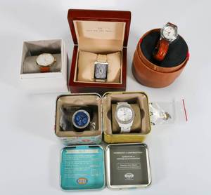 lot 56 image: Lot of 5 Watches In Original Boxes