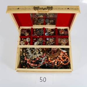 lot 50 image: Large Lot of Better Vintage Costume Jewelry