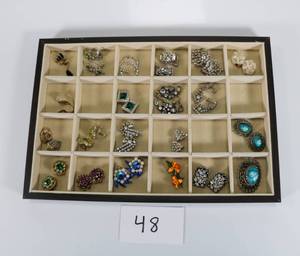 lot 48 image: Better Vintage Costume Jewelry Earrings Lot of 20