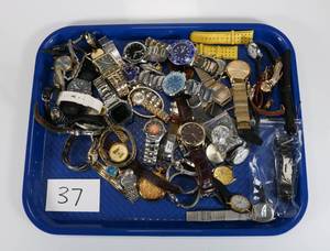 lot 37 image: Large Lot of VintageMiscellaneous Watches
