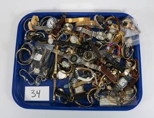 lot 34 image: Large Lot of VintageMiscellaneous Watches