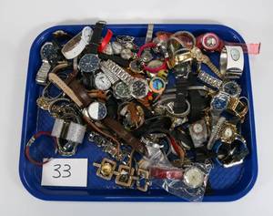 lot 33 image: Large Lot of VintageMiscellaneous Watches