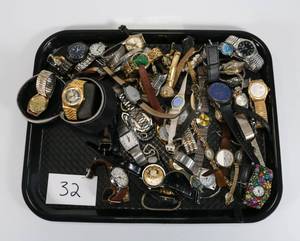 lot 32 image: Large Lot of VintageMiscellaneous Watches