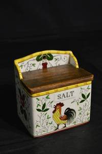 lot 107 image: Ceramic Salt Box with Rooster & Floral Design - Wooden Lid