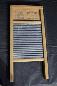lot 138 image: The Zinc King Lingerie Washboard - Vintage National Washboard Co. Wood Frame