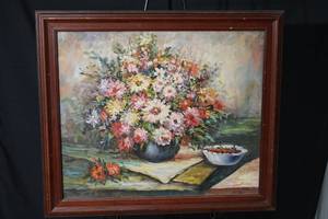 lot 245 image: Framed Oil Painting - Floral Bouquet Still Life on Canvas, Wood Frame