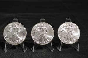 lot 5 image: Walking Liberty Half Dollars - 2015 Silver 3-Coin Set