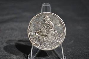lot 8 image: Engelhard The American Prospector 1 oz .999 Fine Silver Round (1983)