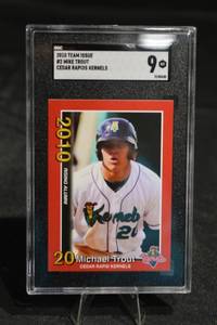 lot 281 image: Cedar Rapids Kernels 2010 Team Issue #2 Baseball Card - 9 MT