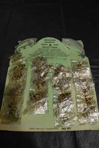 lot 328 image: Niagara North Star Quality Tackle - Brass Split Rings & Snaps Assortment