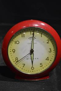 lot 329 image: Big Ben Red Vintage Alarm Clock - Loud Alarm, DeskBedside Table Clock