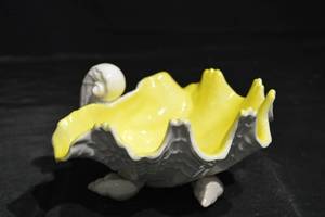 lot 331 image: Shell-Shaped Ceramic Bowl with Yellow Glaze Interior - Decorative Tabletop Accent