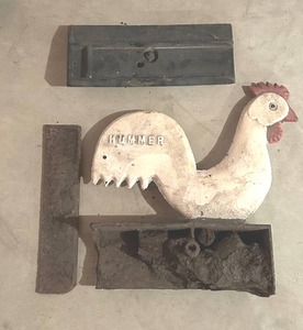 lot 49C image: LL - Vintage HUMMER Cast Iron Rooster Windmill Weight Parts