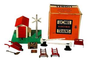 lot 113C image: LL - Lionel Electric Trains Vintage Train Set with House & Rail Crossing Signal