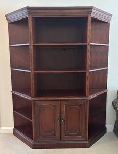 lot 13R image: LR - Vintage Stylish Wood Shelving Unit with Cabinet