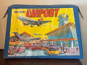 lot 124R image: LR - Vintage BOACSwissair Terminal Matchbox Airport Case