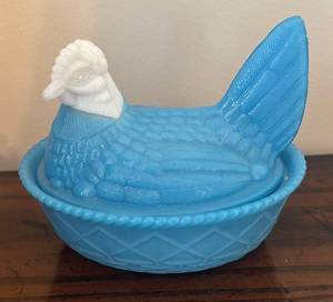 lot 129R image: Vintage Blue Chicken Nest Glass Dish