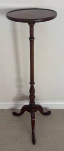 lot 131R image: LR - Tall Vintage Accent Table  Plant Stand