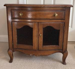 lot 172R image: MB - Vintage Cabinet by Drexel