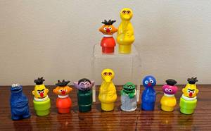lot 193R image: K - Sesame Street Figurines