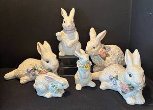 lot 247R image: LR - Pretty Porcelain Bunny Figurines