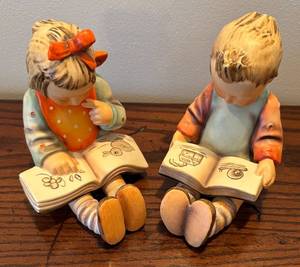 lot 257R image: LR - Vintage Reading Hummel Bookends