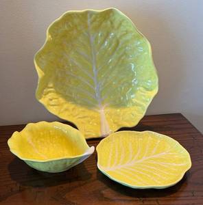 lot 264R image: LR - Vintage Secla Cabbage Leaf Leaf Ceramic Bowls & Plate