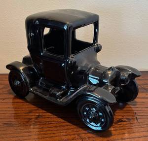 lot 280R image: LR - Vintage Ford Model T Porcelain Car Decor