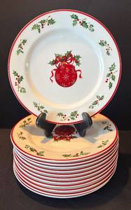 lot 285R image: Christopher Radko Traditions Holiday Celebrations Dinner Plates