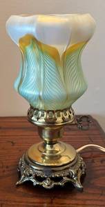 lot 289R image: LR - Vintage Quezal Art Glass Pulled Feather Lilly Accent Table