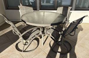 lot 298R image: P - Outdoor Patio Table Set