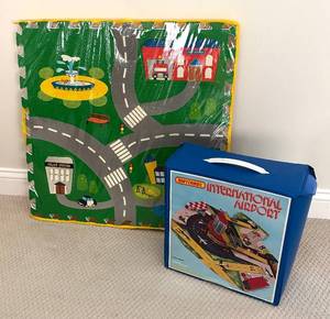 lot 408R image: BR - Matchbox International Airport Playset & Activity Road Mat