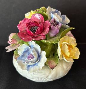 lot 451R image: K - Lovely Aynsley Porcelain Floral Bouquet